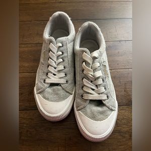 Rocketdogs plush foam 9